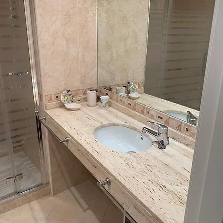 Service Lazaro - Edificio Aguamarina 32 *